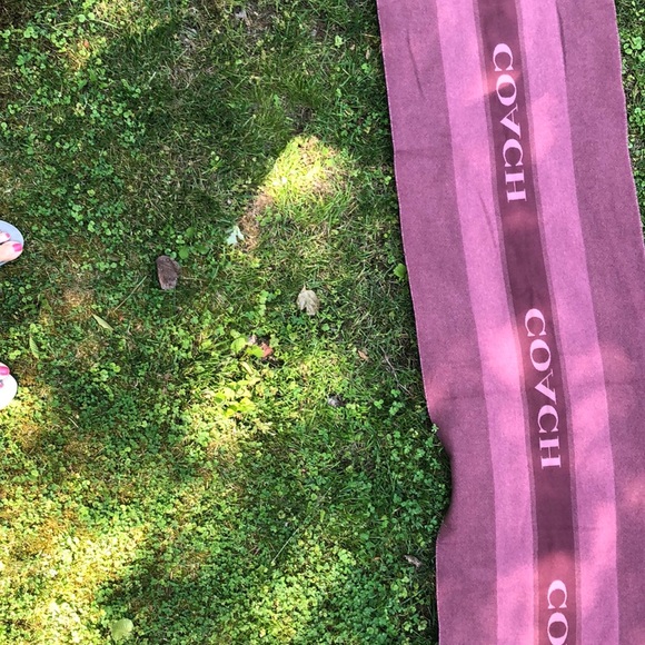 Coach 60 inch shawl/wrap - Picture 10 of 10